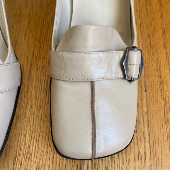 Enzo Angiolini || EA Flexo; Toe Buckle; Leather Kitten Heels; Size 6 1/2M - Picture 6 of 17